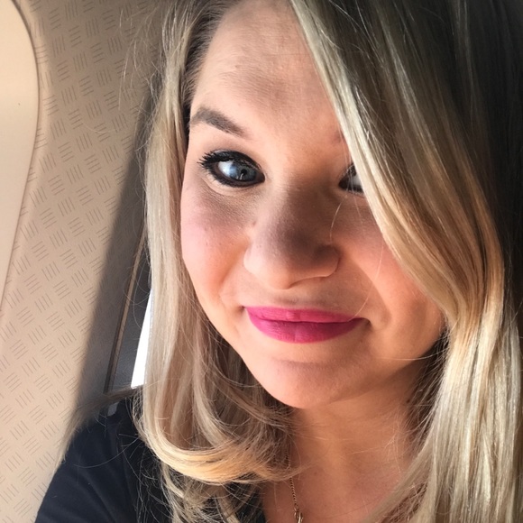 Meet your Posher, Randi - Picture 1 of 1